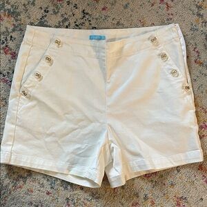J McLaughlin White Women's Shorts with Button Accents